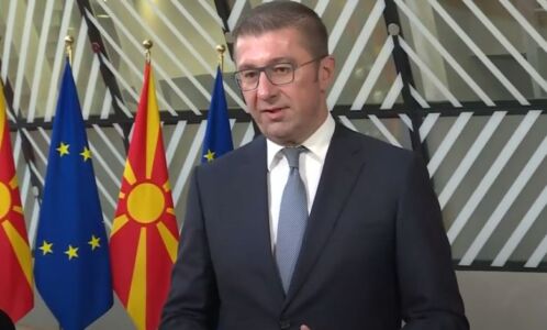 Mickoski: Me buxhetin e ri do të planifikohet blerja e veturave elektrike