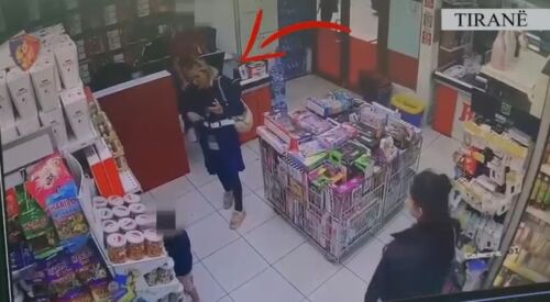 VIDEO/ Tentativë rrëmbimi në Tiranë? Një grua merr vajzën e vogël në krah, del nga marketi dhe… Ja çfarë thotë policia