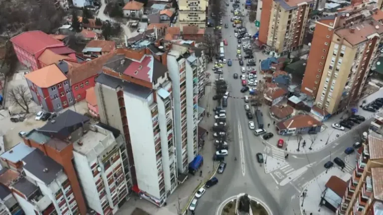 Provokime të reja në veri, shfaqen mesazhe dhe simbole nacionaliste