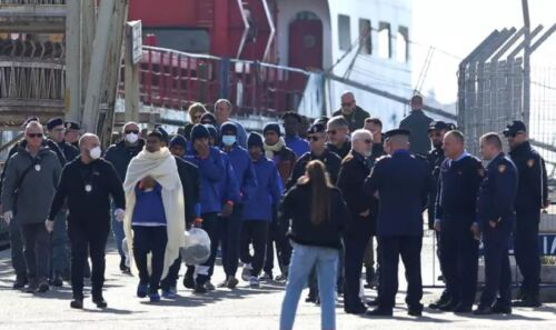 Apeli i Romës pezullon vendimin për ndalimin e 43 emigrantëve të vendosur në kampet e Gjadrit! Grupi më i madh i azilkërkuesve kthehen në Itali më 1 shkurt