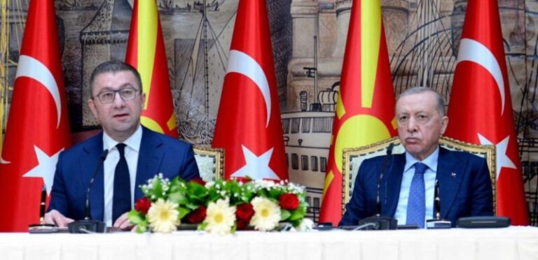 Erdogan: Marrëdhëniet mes Maqedonisë së Veriut dhe Turqisë, të forta sa Ura e Gurit në Shkup