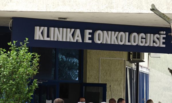 Drejtori i Onkologjisë: Në 10 vitet e fundit në Kosovë, dominon kanceri i gjirit