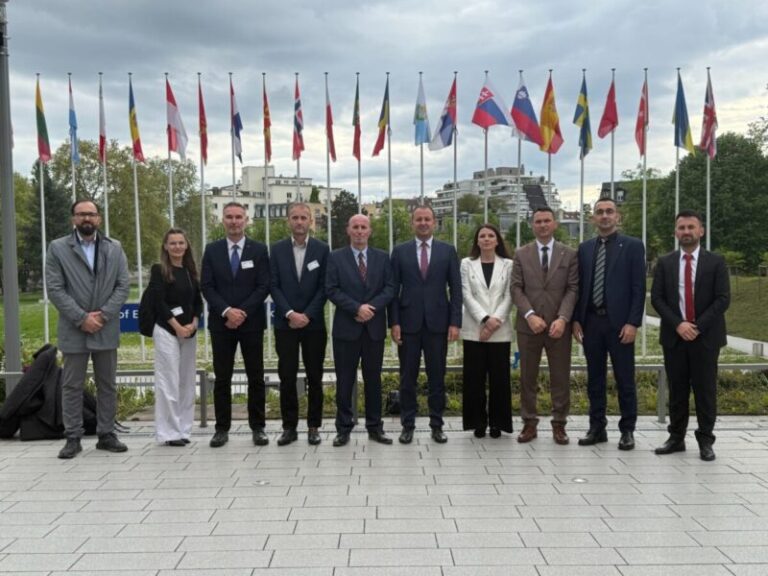 Kosova po bëhet lider në luftën kundër korrupsionit: Një shembull për Evropën