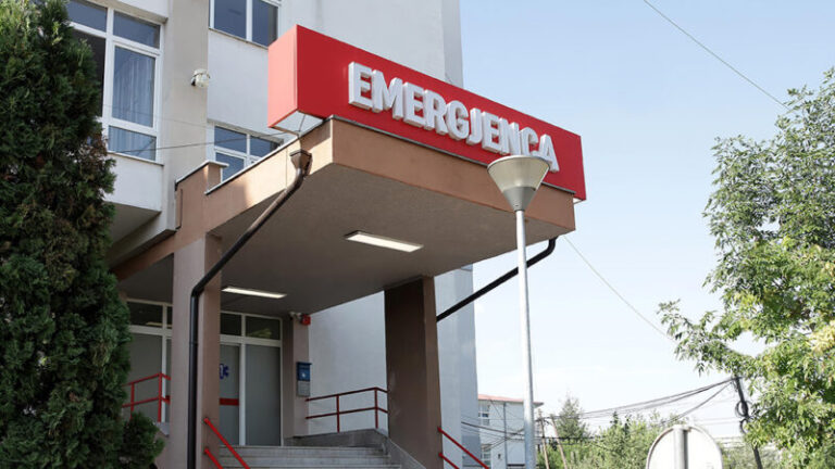 Kaos në QKUK: Doktori Bajgora zbulon momentet dramatike të përleshjes