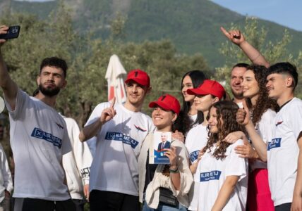 “Java e epokës ka nisur”- Ilir Meta mesazh nga qelia: Optimizmi dhe vrulli i pandalshëm drejt triumfit të lirisë ndihet ngado!