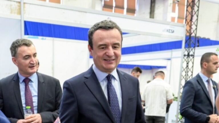 Kryeministri Kurti mbështet ministrin Peci në mes të hetimeve për kontratën 60 milionëshe