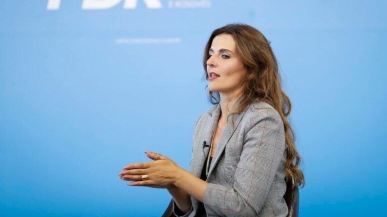 PDK proteston: Deputetët qëndrojnë në sallë për të 40-nën herë pas dështimit të seancës